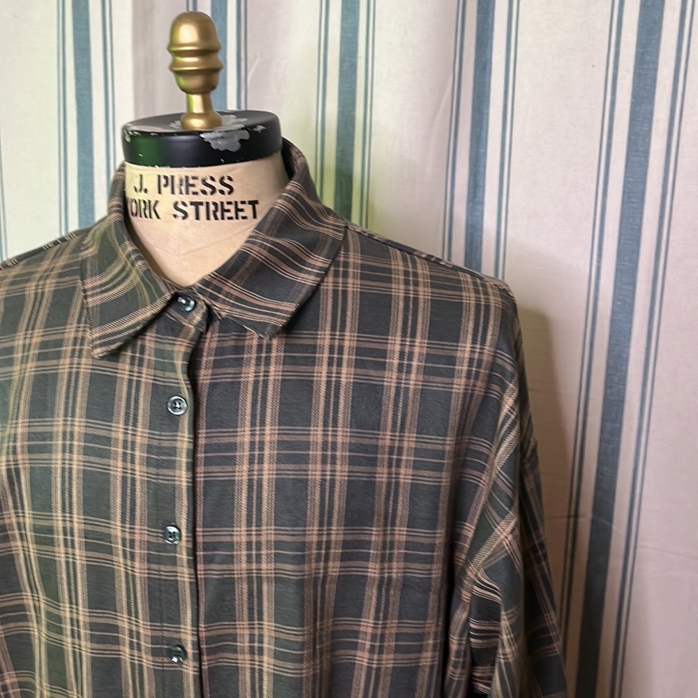 DAZY mens XL Korean Pop Brand 28” Ptp And 32” Long
